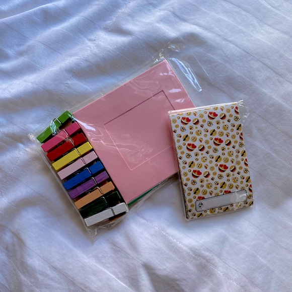 Sturdy Tiger Polaroid String & Clips Set with Polaroid Boarder Stickers - Picture 1 of 13